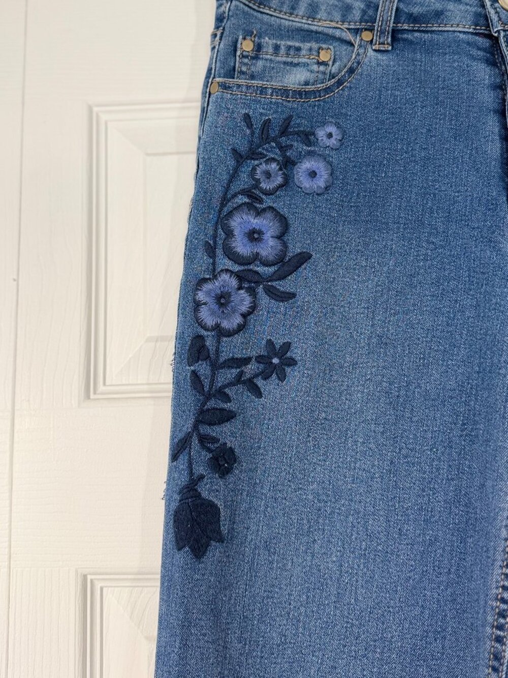 NWT Rachel Zoe Dark Blue Straight-Leg Jeans with Floral Embroidery - Picture 5 of 10